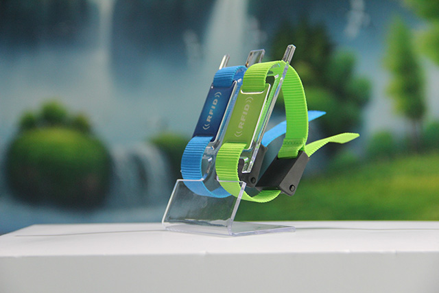 五招让硅胶腕带吸盘挂钩更牢靠