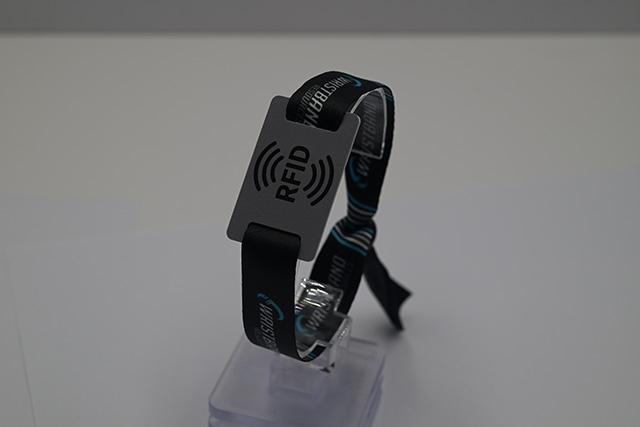 怎样设计、制作高等的VIP会员卡？？？？？？？？