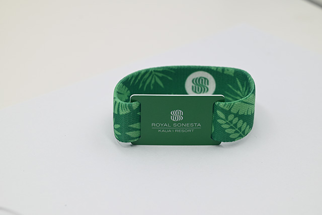 和接触式IC卡相比，，，，，，，非接触式卡有什么样的优点？？？？