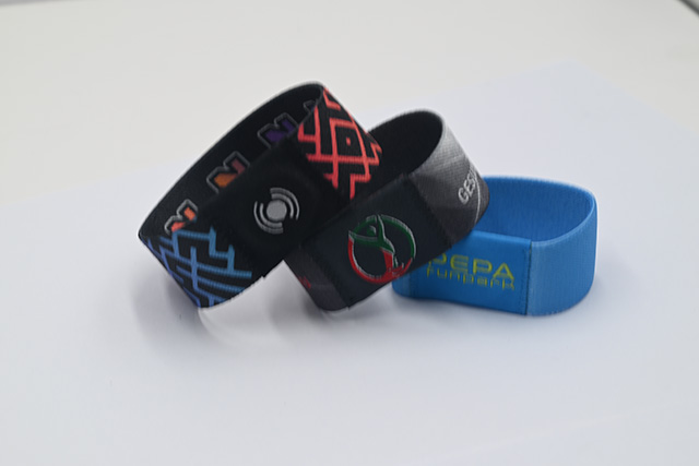 S70卡和S50卡的区别，，，，它们的手艺参数和应用领域有哪些