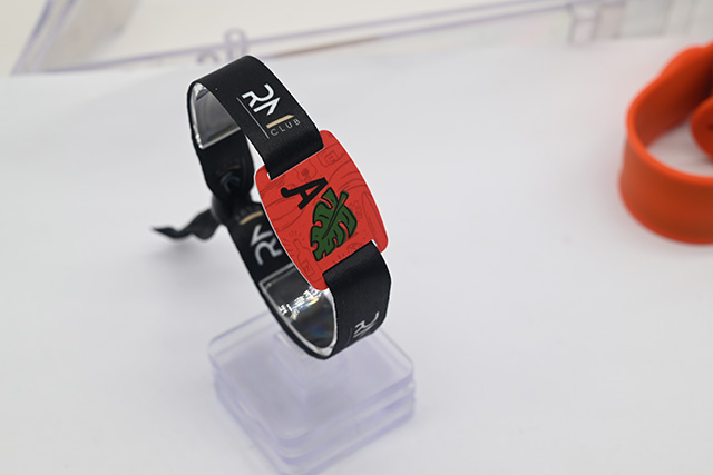 深圳哪家公司生产医院滴胶卡就诊卡质量较量好？？？？？？？