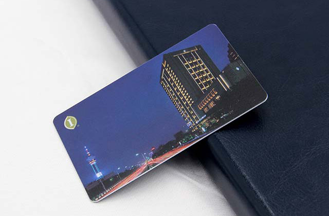 让主顾办剖析员卡的目的，，，，是吸引新主顾