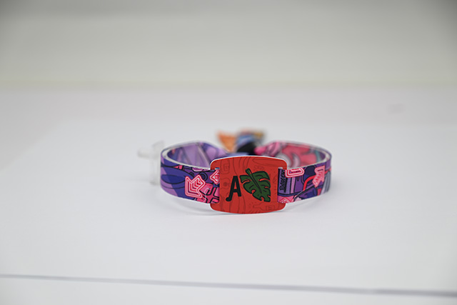 餐饮店会员储值卡怎么设计，，，，，，钥匙扣卡背面文字怎么写？？？？